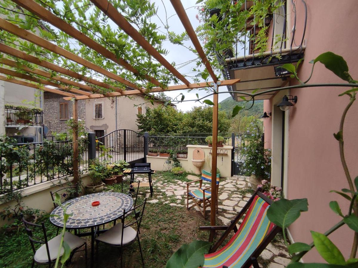 La Bottega Del Fabbro Affitto Breve Villa Contigliano Exterior photo