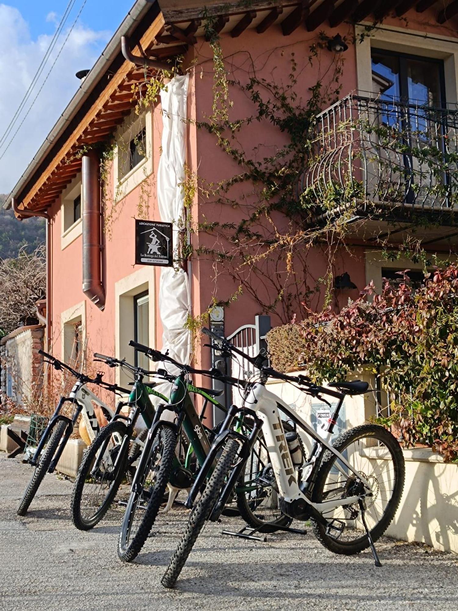 La Bottega Del Fabbro Affitto Breve Villa Contigliano Exterior photo